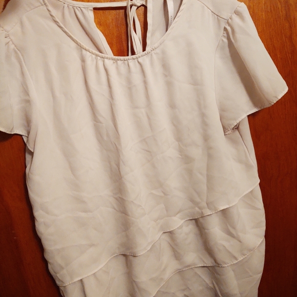 White blouse - Picture 1 of 6